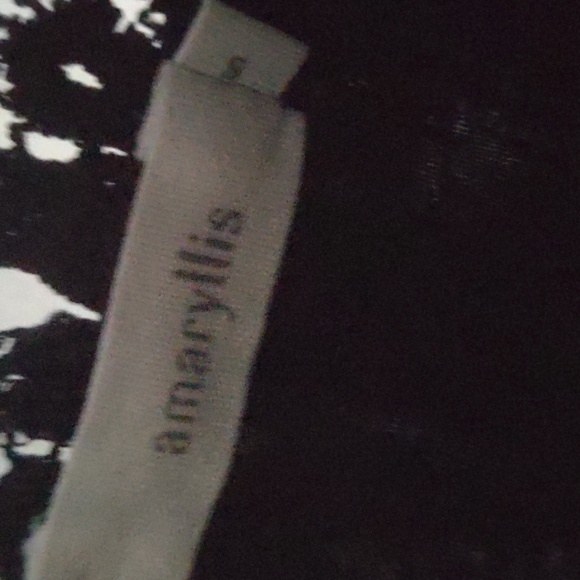 Lacy long sleeved top 4 items for $20❤️ - Picture 5 of 5